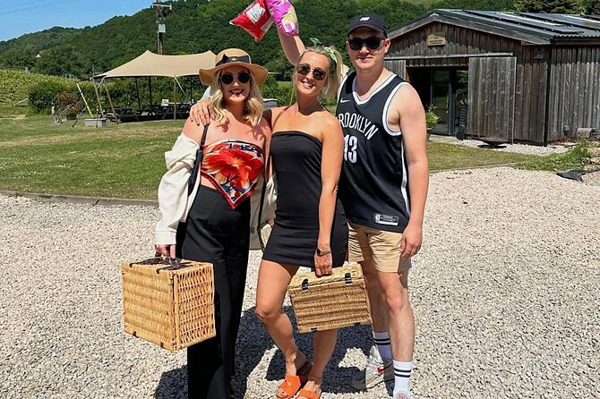 1.5-Hour Swanaford Vineyard Tour And Tasting Experience - Tasting still whites and sparkling wines