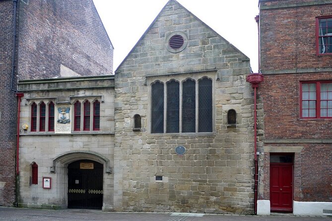 1-Hour and a Half Walking Guided Tour in Medieval Newcastle - The Guildhall and Trinity House