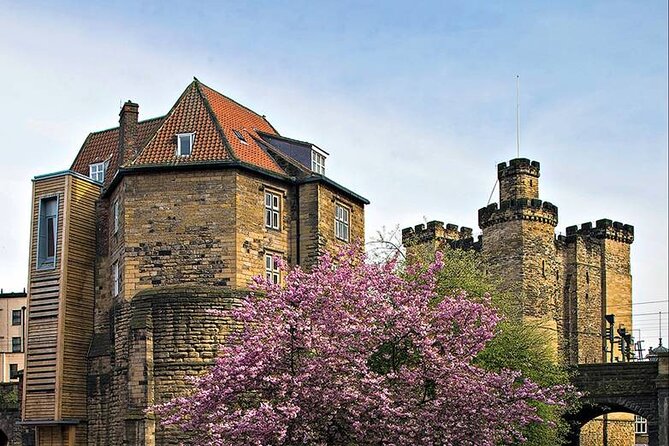 1-Hour and a Half Walking Guided Tour in Medieval Newcastle - Newcastle Castle, Black Gate, and the final view