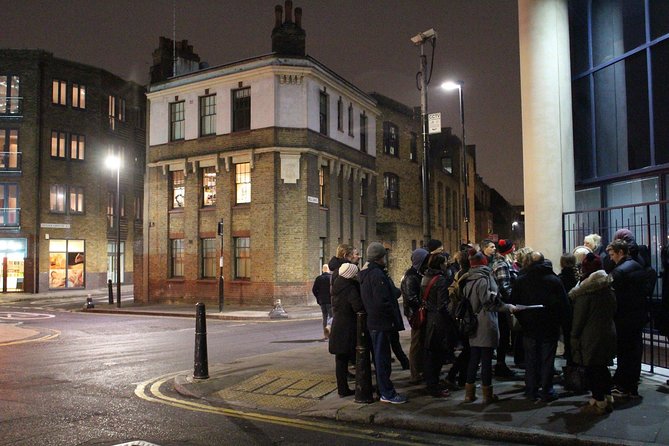 2-Hour Jack the Ripper Small Group Walking Tour in London - Liverpool Street Station: finding the clock tower