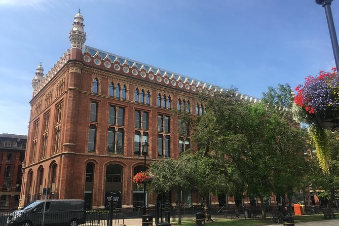 2 Hour Leeds Highlights Walking Tour - Thornton’s Arcade and the two faces of Victoria Leeds