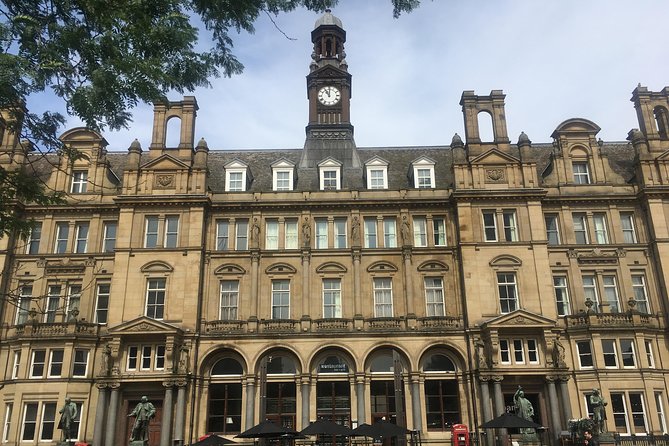 2 Hour Leeds Highlights Walking Tour - What the guides do best