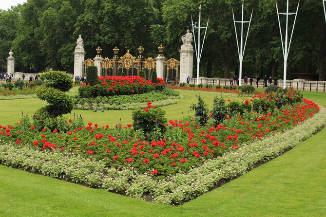 2 Hour Walking Tour from Buckingham Palace to Big Ben - Whitehall and 10 Downing Street
