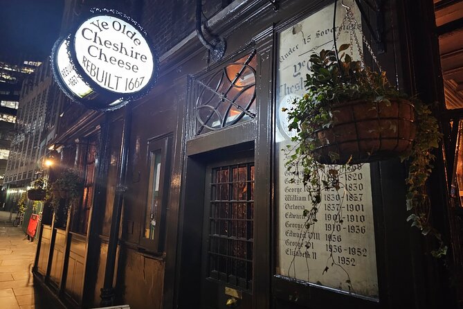 3-Hour Historic Pub Experience in London - St. Etheldreda’s Church and a pub with a Tudor connection