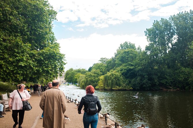 3-Hour Private Guided Walking Tour of London - Starting among palaces on Piccadilly