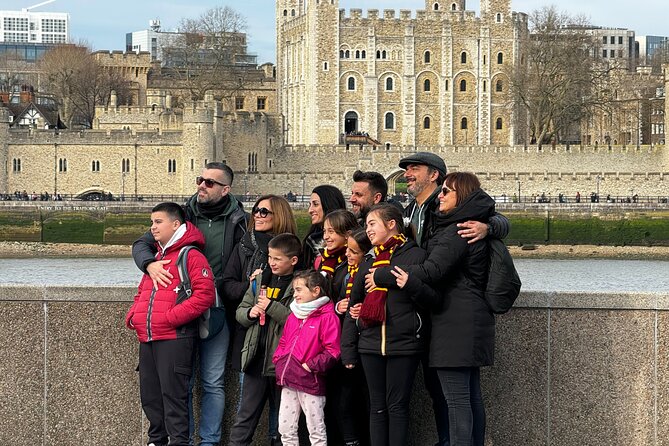30 Major London Attractions Walking Tour With Photos - The National Gallery and Trafalgar Square