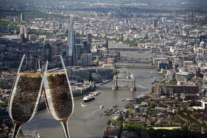 35 minute London Sightseeing Flight for 2 with Champagne - Key points to know before booking