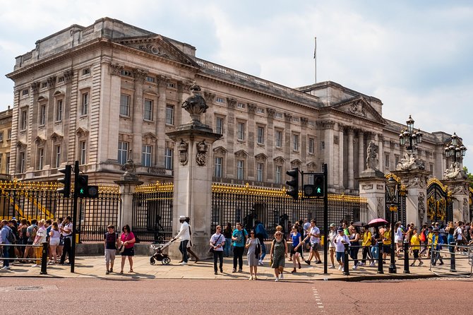 7 Day Winter Tour of England and Scotland starting from London - Day 1: London’s royal and political center