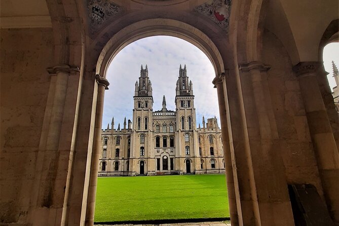 90 Minute Classic Walking Tour of Oxford - Quick take: six useful things to know