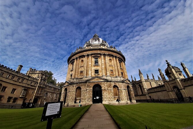 90 Minute Classic Walking Tour of Oxford - Wren, science, and Oxford’s first public museum