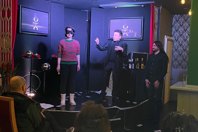 90 Minute Family Close-Up Magic and illusionism Show in Blackpool - The bar and the extra time after the show