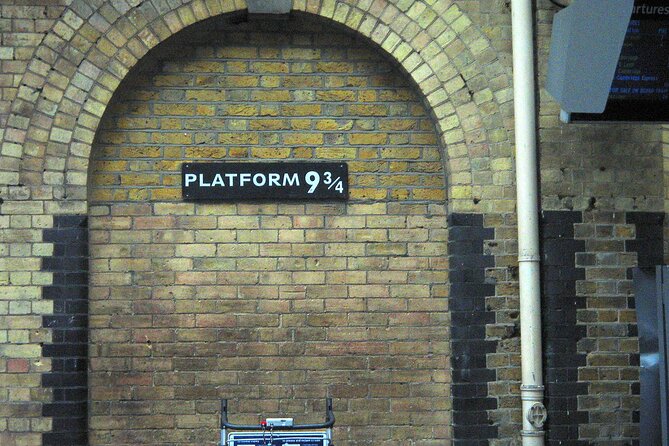 A Muggle's Guide to Harry Potter Walking Tour in London - Starting near Temple at 10:00 a.m.