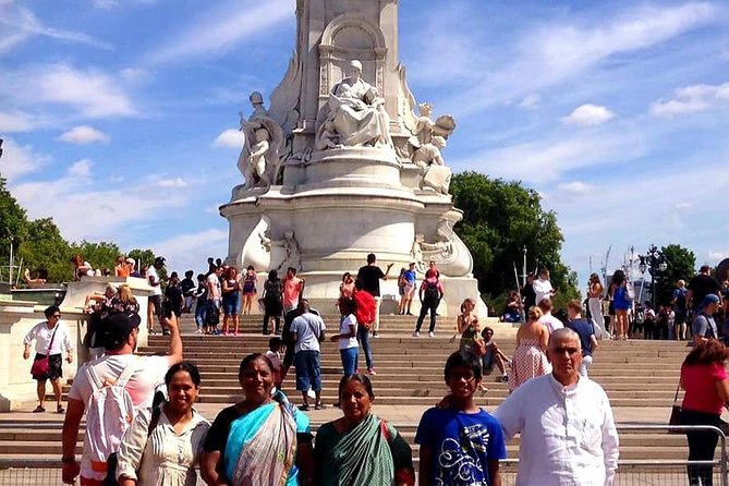 A Royal London Private Taxi Tour - Buckingham Palace and the modern monarchy