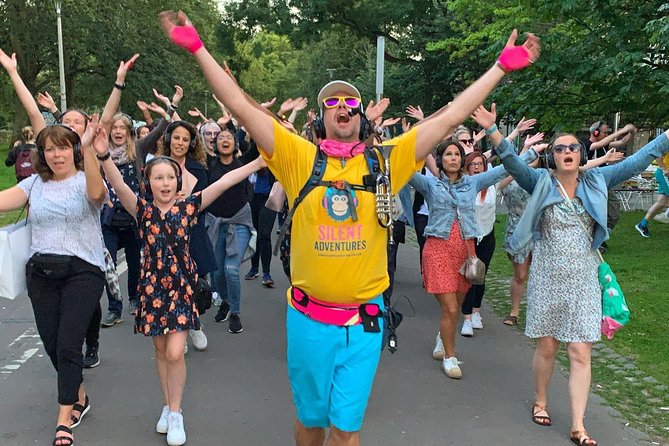A Silent Disco Adventure in London - Trafalgar Square: air-trumpets beside London icons