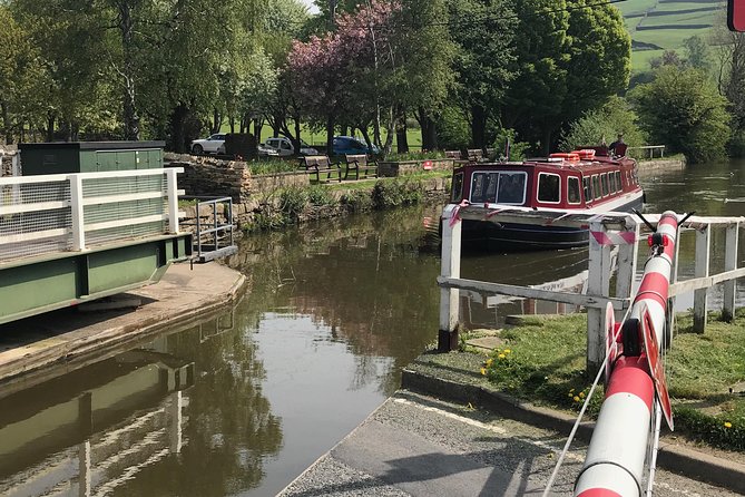 Afternoon Tea Cruise in North Yorkshire - Countryside views instead of a busy sightseeing schedule