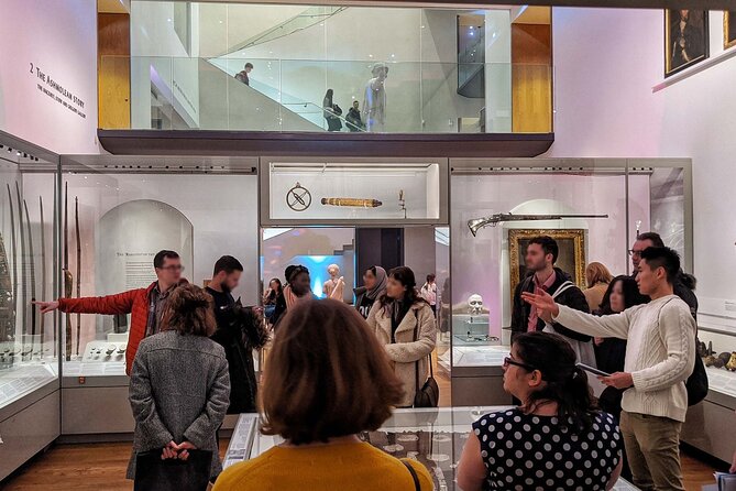 Ashmolean Museum Tour - by Uncomfortable Oxford™ - Why the small group changes the experience