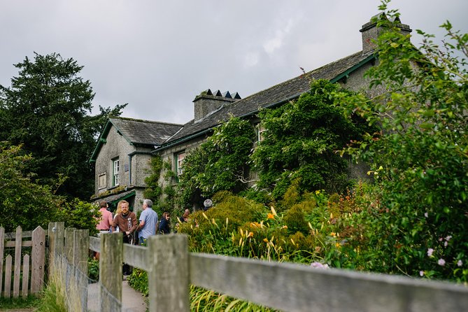 Beatrix Potter's Tour from Oxenholme Including Lake Cruise - Who should choose this afternoon in the Lakes?