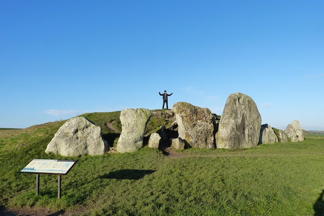 Bespoke private tours of Stonehenge and Avebury by car with local guide - Why a private car makes Wiltshire easier