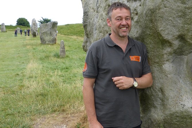 Bespoke private tours of Stonehenge and Avebury by car with local guide - Museums for the bigger picture