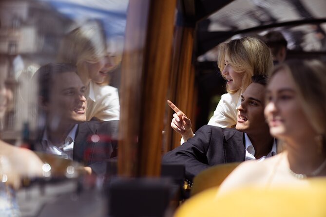 Best of London by LE GRAND - London's Luxury Bus Tour - The royal route: Wellington Arch, Hyde Park, and Harrods