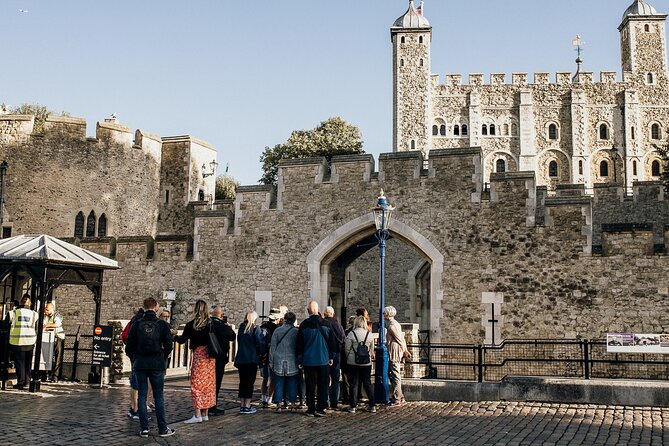 Best of London Tour - Crown Jewels, River Cruise & History Walk - Guides, Group Size and Pace
