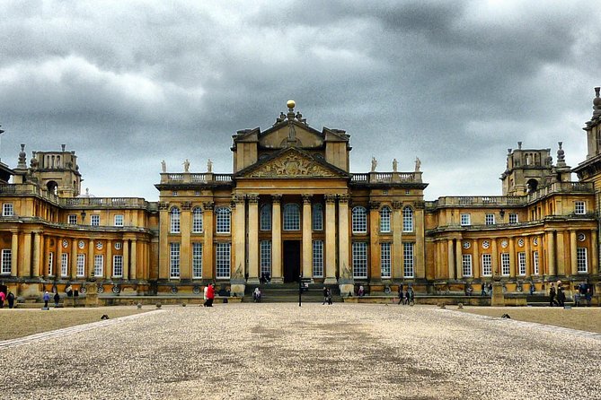 Blenheim Palace Guided Tour from Oxford- private tours - Free time for gardens, exhibitions, and Woodstock