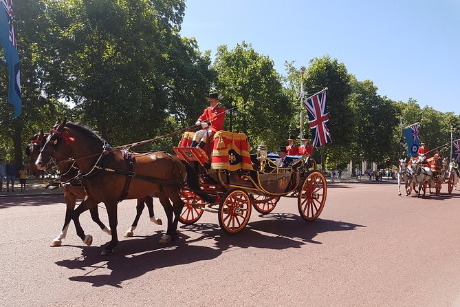 British Royalty walking tour including The Changing Of The Guard! - Westminster Palace and the wider royal story