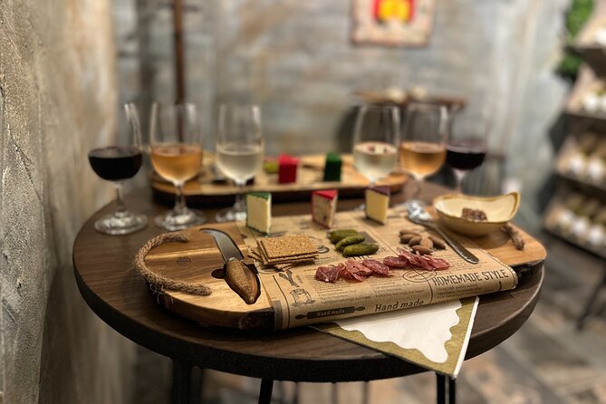 British Wine and Cheese Tasting Experience in City of Bath - A short introduction to British wine and cheese