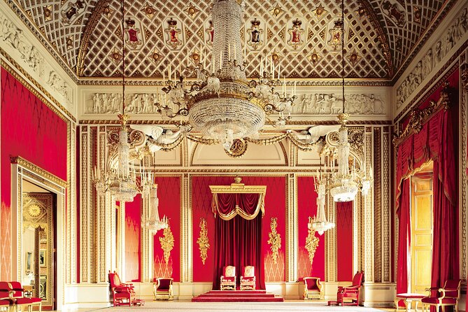 Buckingham Palace and Windsor Castle Escorted Tour from London - St George’s Chapel deserves priority
