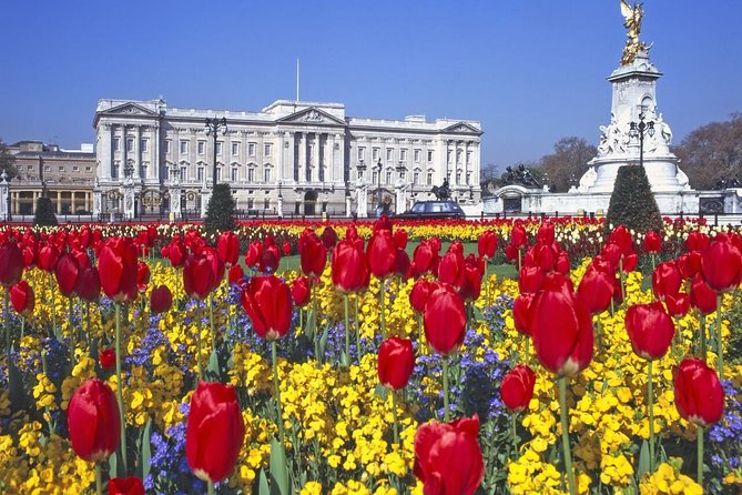 Buckingham Palace and Windsor Castle Self-Guided Tour with Coach - A rare look inside Buckingham Palace
