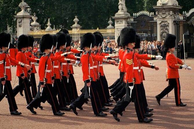 Buckingham Palace & Changing of the Guard Experience - What this two-hour London tour really offers