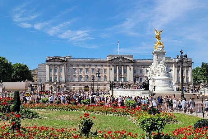 Buckingham Palace: Walking Tour with Entry & Audio Guide - What this Buckingham Palace experience actually includes