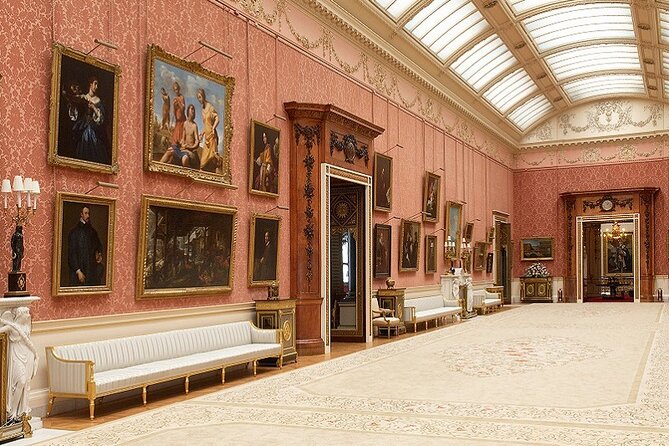 Buckingham Palace: Walking Tour with Entry & Audio Guide - The Mall and the approach to Buckingham Palace