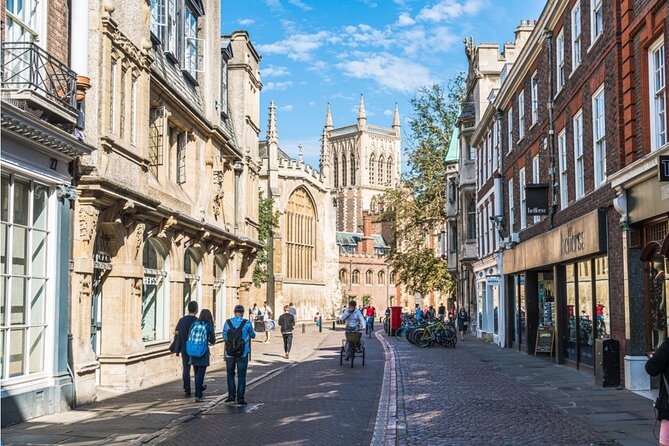 Cambridge Famous Alumni Quest Experience - How the Cambridge Famous Alumni Quest works