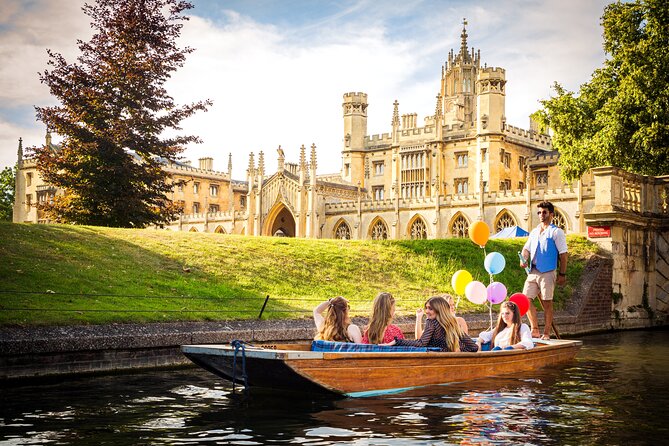 Cambridge - Shared Punting Tour - The guides make or break the experience