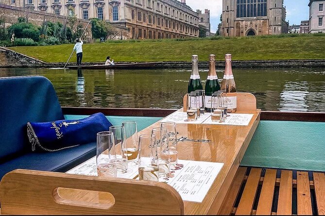 Cambridge - Shared Punting Tour - Shared boat or private punt?