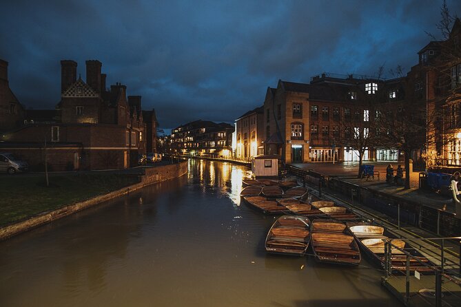 Cambridge University Ghost Tour by Alumni™ - Market Square and Cambridge’s darker past