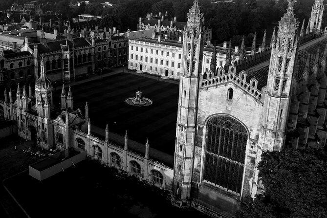 Cambridge University Ghost Tour by Alumni™ - Meeting King’s College at 6:00 pm