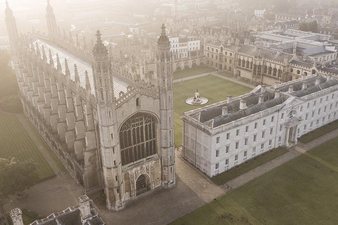 Cambridge University Walking Tour by Alumni™ Kings College Option - Trinity and St John’s: Cambridge rivalry in plain English