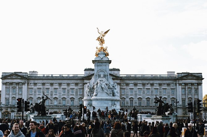 Changing of the Guard Guided Walking Tour Semi-Private 12ppl Max - Clarence House and the royal residences