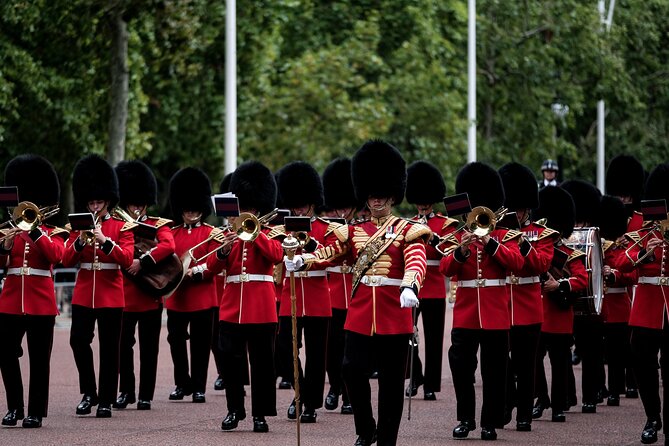 Changing of the Guard Walking Tour - Why this tour is different from waiting at Buckingham Palace