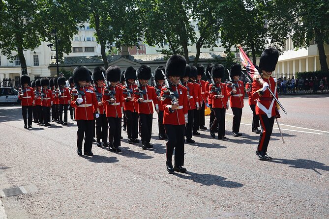 Changing of the Guard Walking Tour - The guides make or break the experience