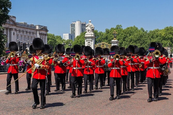 Changing of the Guard Walking Tour in London at Buckingham Palace - Starting at Victoria Palace Theatre at 10:00 am