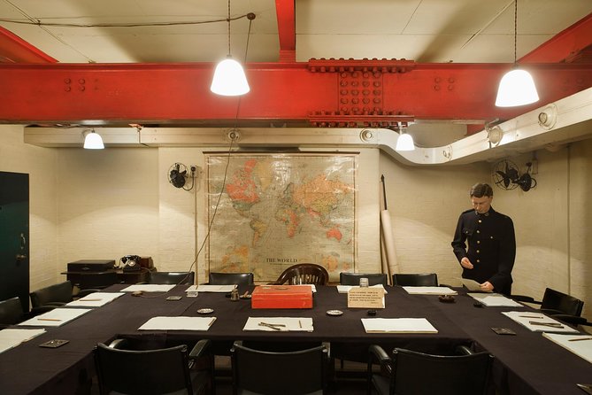 Churchill War Rooms "Behind The Glass" and Private Car Tour - Who should book this experience?