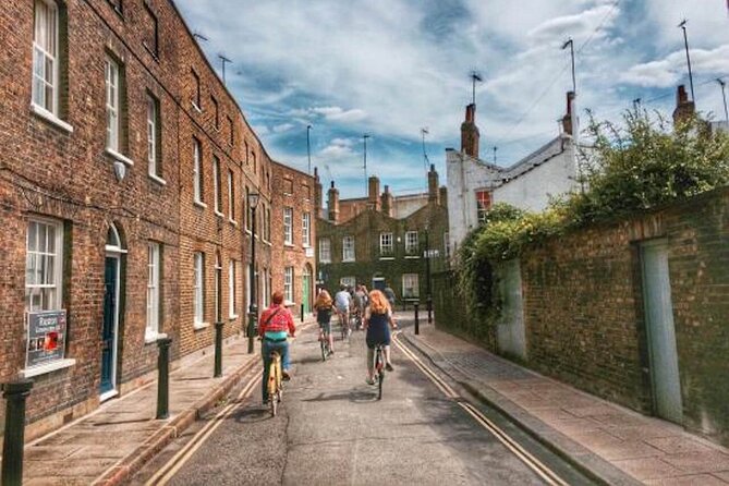 City & Secrets: Explore London's Hidden Gems - HMS Belfast, City Hall, and a quiet church ruin