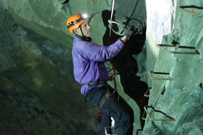 Climb in the Mine - From the meeting point to the mine tunnels