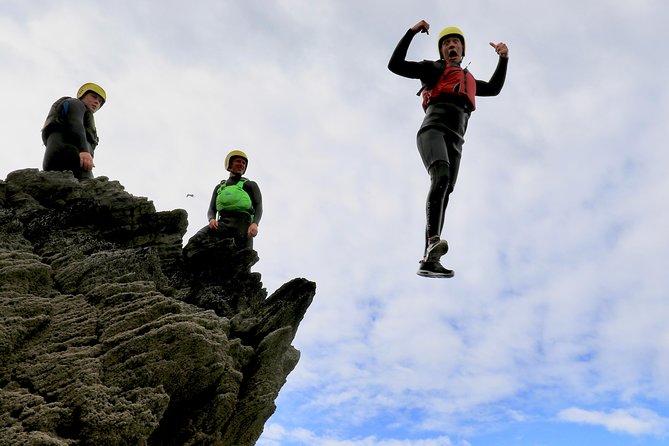Coasteering - The jumps: choice, nerves, and good judgment