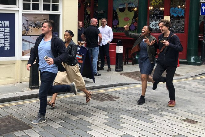 Colombia's Finest Outdoor Murder Mystery London - Starting at Gough Square and Gunpowder Square