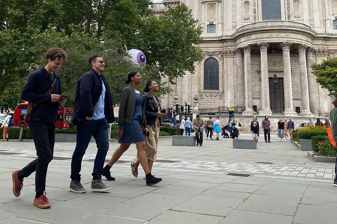 Colombia's Finest Outdoor Murder Mystery London - Following the virtual contacts