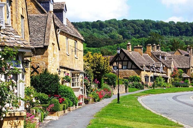 Cotswolds Countryside Tour by Coach: Villages, Views, and Lunch - Burford, the first view of the Cotswolds